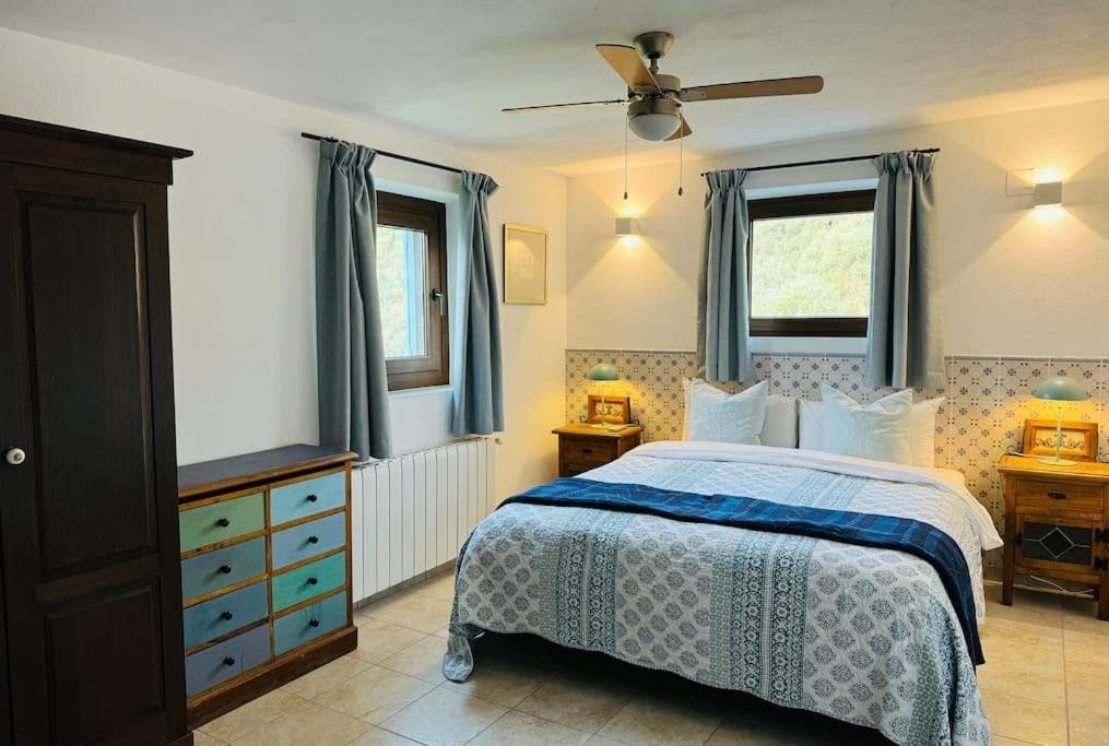 Villa Almond Hill House à Orgiva Extérieur photo