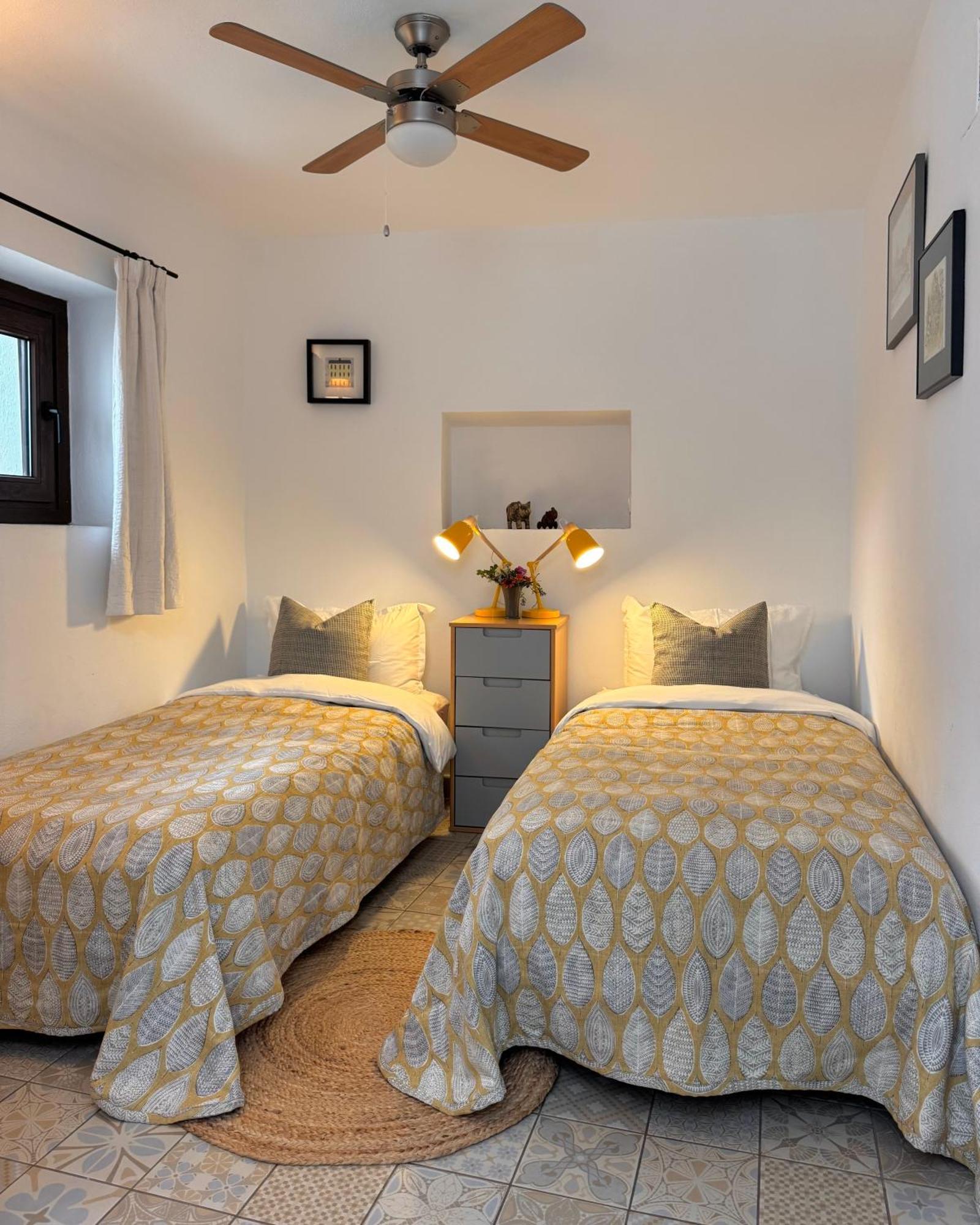 Villa Almond Hill House à Orgiva Extérieur photo